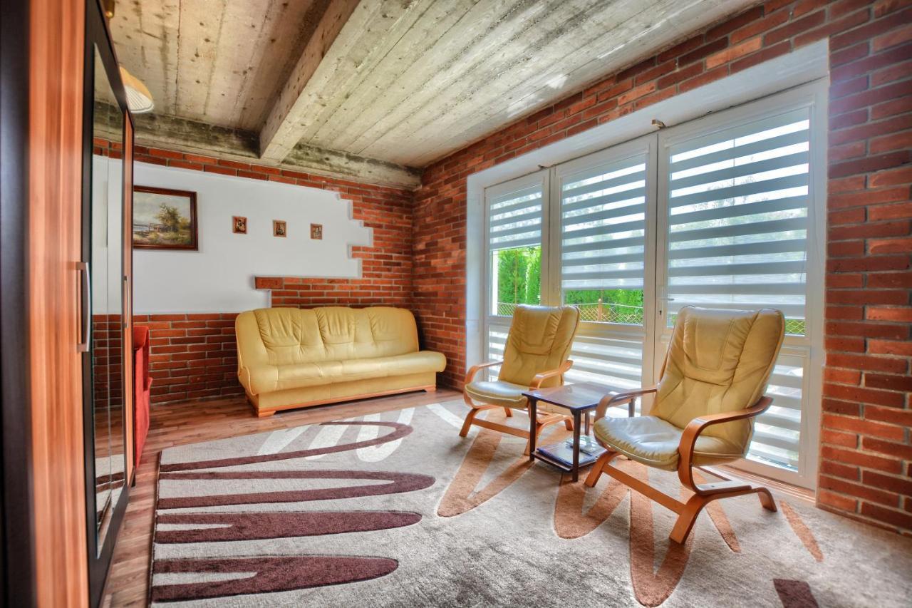 Ceglany Apartament Ustrzyki Dolne Kültér fotó