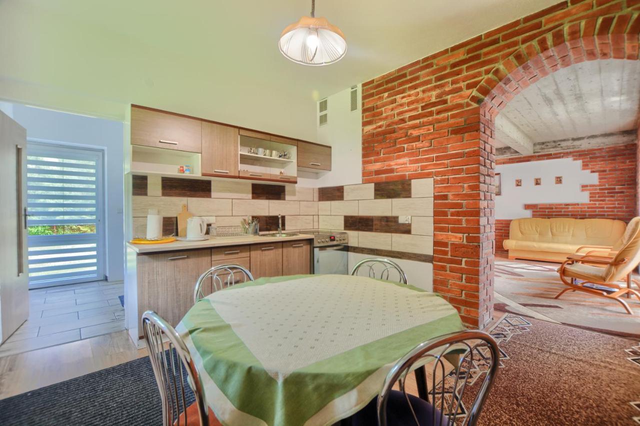 Ceglany Apartament Ustrzyki Dolne Kültér fotó